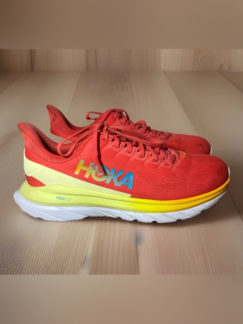 Hoka Women’s Mach 4 Coral Yellow Athletic Sneaker Shoe Size 9B Preppy Running